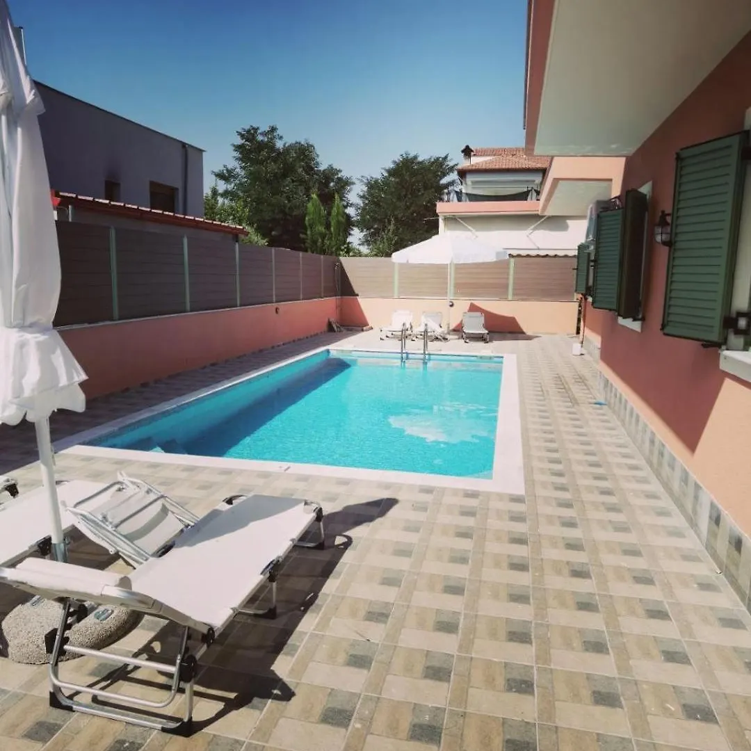 Elpida Suites Nea Iraklia 0*,