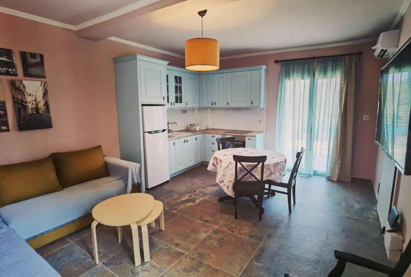 Lantställe Elpida Suites Nea Irakleia Grekland